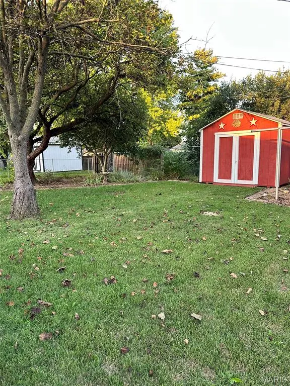 1108 State ST, Collinsville, IL 62234