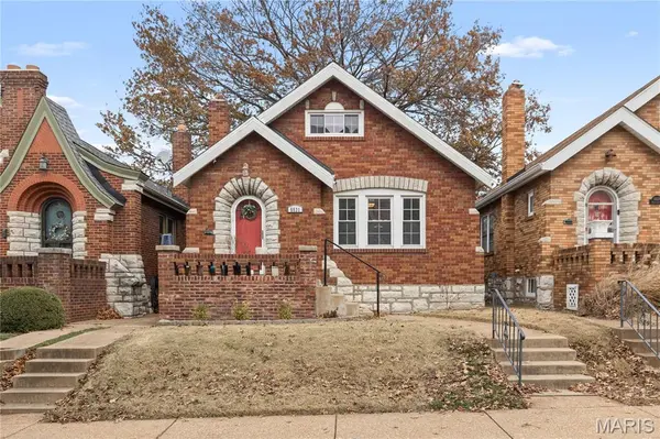 5531 Eichelberger ST, St Louis, MO 63109