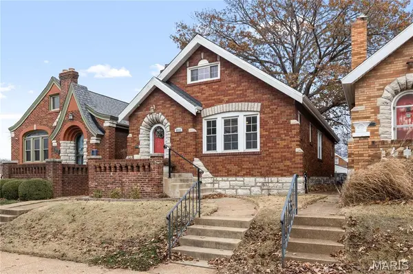 5531 Eichelberger ST, St Louis, MO 63109