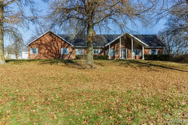 2677 Eisenbath RD, O'fallon, MO 63366