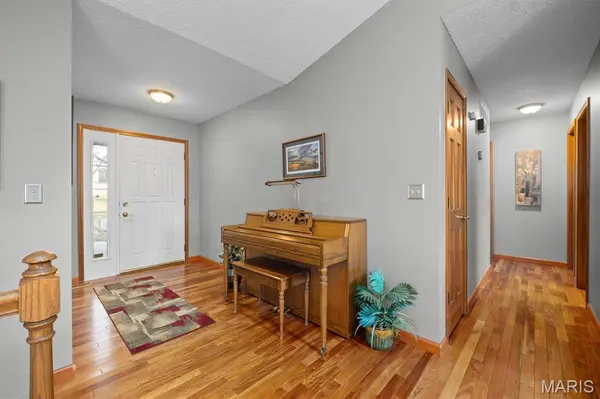 160 Coventry WAY, Highland, IL 62249