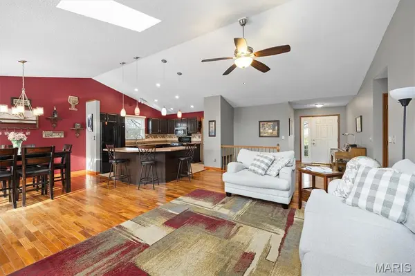160 Coventry WAY, Highland, IL 62249
