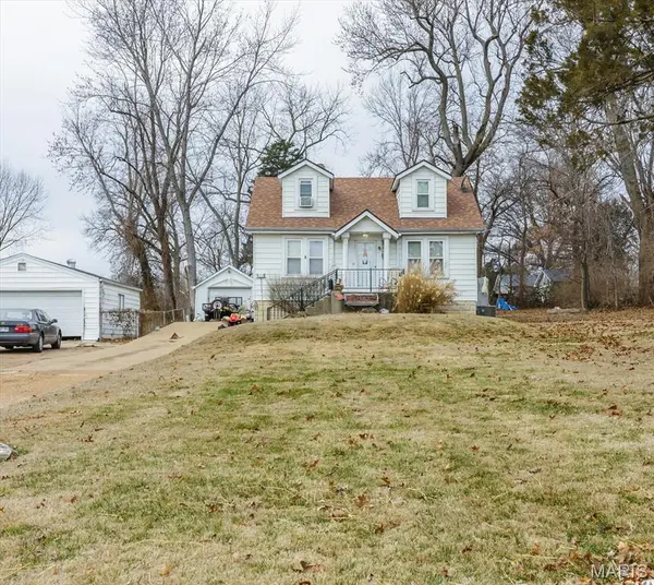 2331 Hood AVE,  Overland,  MO 63114