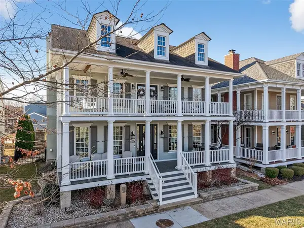 3465 New Town Lake DR, St Charles, MO 63301