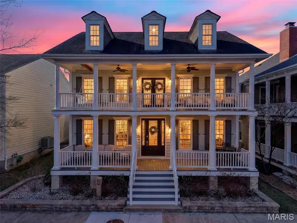 3465 New Town Lake DR, St Charles, MO 63301