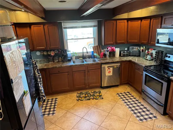 110 N Sanderson AVE, Elsberry, MO 63343