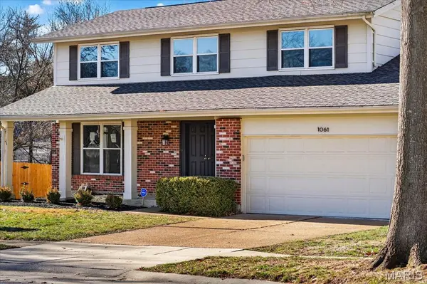 1061 Summer Tree DR, Ballwin, MO 63011