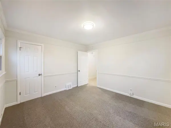 614 Barton LN, Ballwin, MO 63021