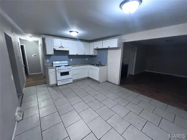 10319 Reba DR, Dellwood, MO 63136