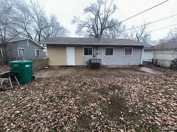 113 Saint James LN, Cahokia, IL 62206