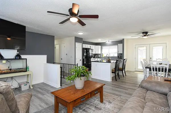 5408 Gloucester RD, High Ridge, MO 63049