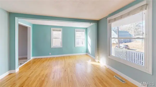 3316 Commonwealth AVE, St Louis, MO 63143