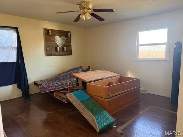 11812 Pine ST, Centertown, MO 65023