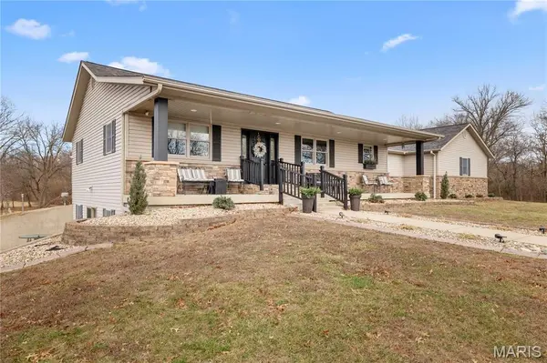 12199 Niemeyer TRL, Butler, IL 62015