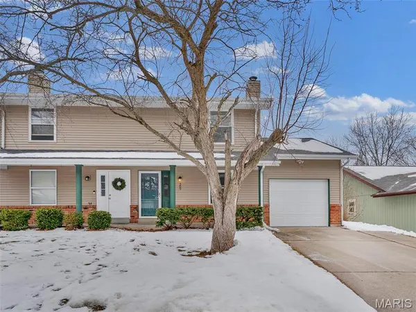 309 Della DR, St Peters, MO 63376