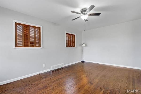 232 Rayburn AVE, Sunset Hills, MO 63127