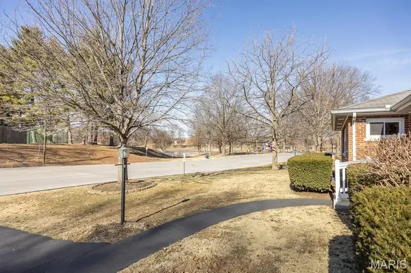 328 W Park DR, Belleville, IL 62226