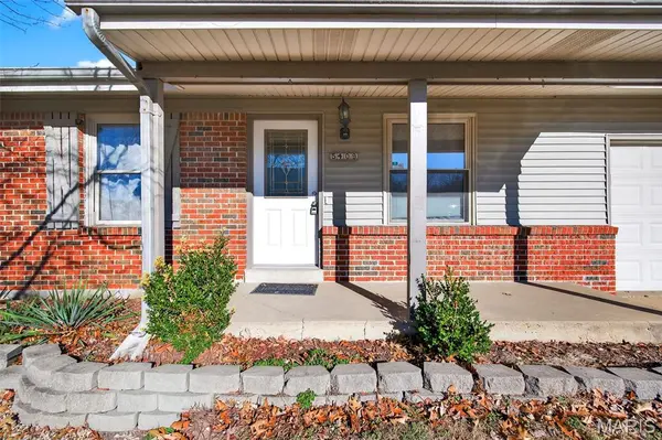 5409 Winthrop DR, High Ridge, MO 63049
