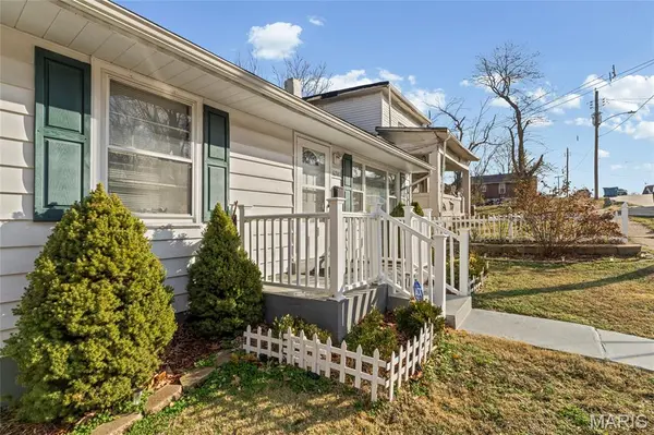 6241 Lorraine AVE, Hillsdale, MO 63121