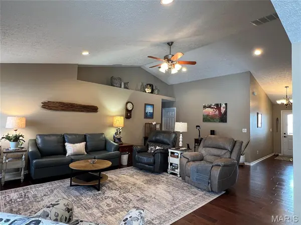 1221 Casey LN, Rolla, MO 65401