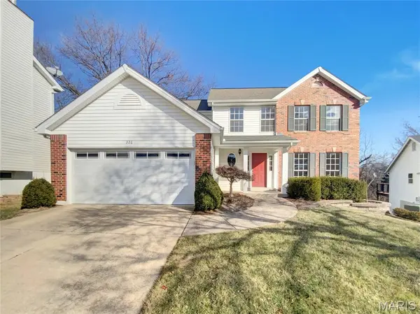 326 Woodlawn Terrace CT, Ballwin, MO 63021