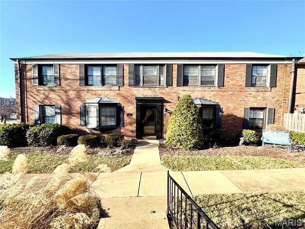 35 Topton WAY #2W, Clayton, MO 63105