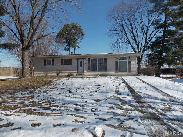320 View Point LN, Lake St Louis, MO 63367