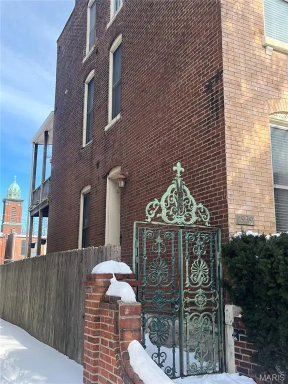 1939 Senate ST, St Louis, MO 63118