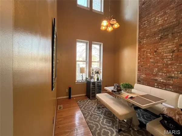 1939 Senate ST, St Louis, MO 63118