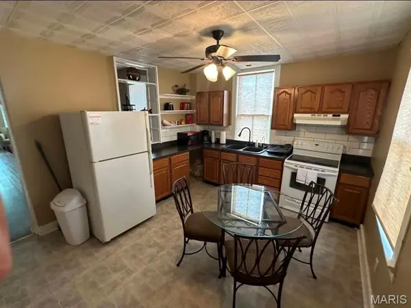 568 Madison ST, St Charles, MO 63301