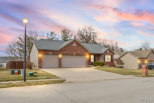 2527 Gecko DR, Maryville, IL 62062
