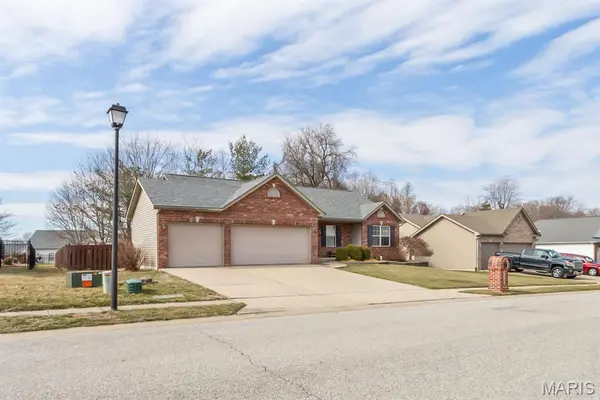 2527 Gecko DR, Maryville, IL 62062