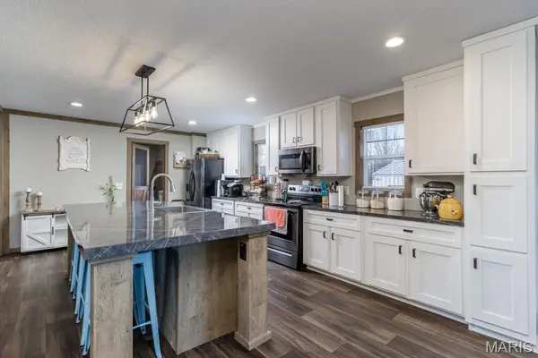 220 Blackjack LN, Niangua, MO 65713