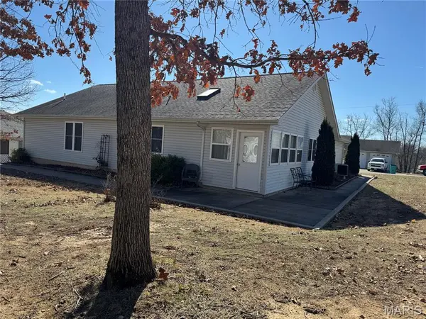 403 Ahr Strom DR, Owensville, MO 65066