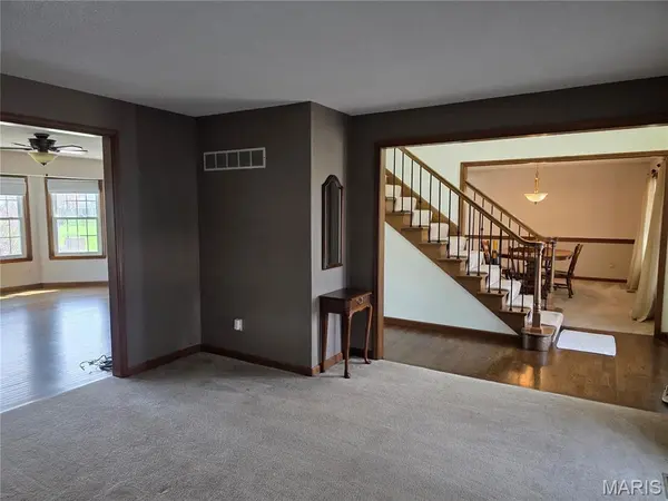 260 Sunflower DR, Highland, IL 62249