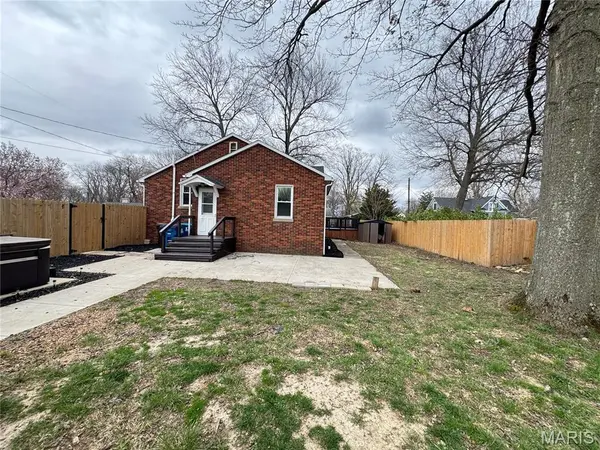 204 N Charcoal ST, Troy, IL 62294