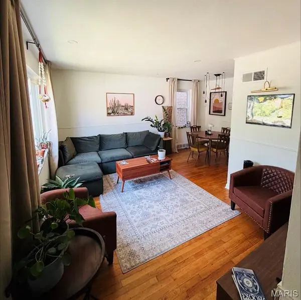 4030 Winnebago ST, St Louis, MO 63116