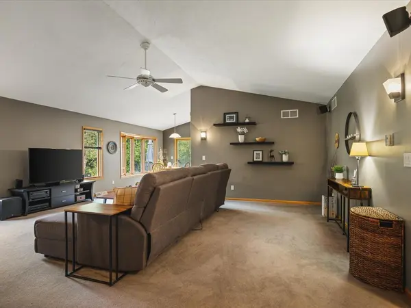 7723 Bridlewood RD, Caledonia, IL 61011