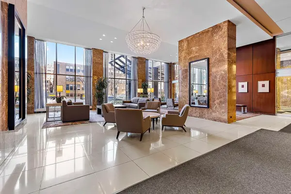 655 W Irving Park RD #3810, Chicago, IL 60613