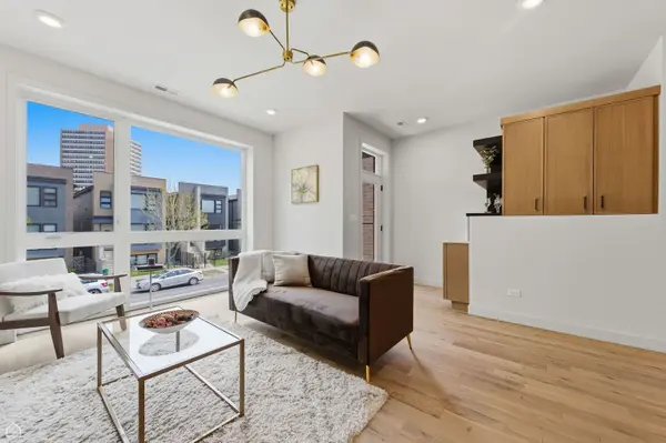 4132 S Calumet AVE #301, Chicago, IL 60653