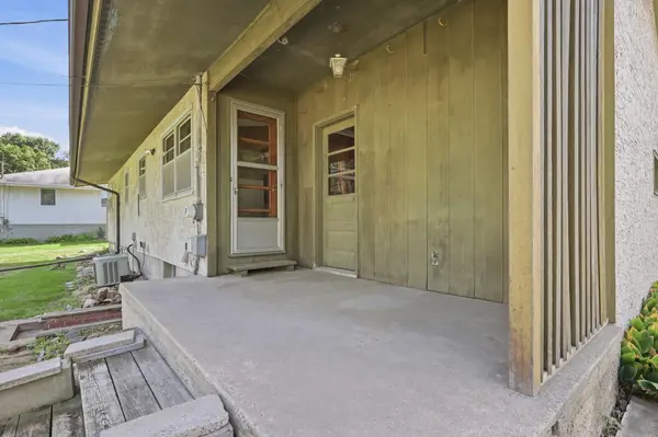 1206 Bellows ST, West Saint Paul, MN 55118