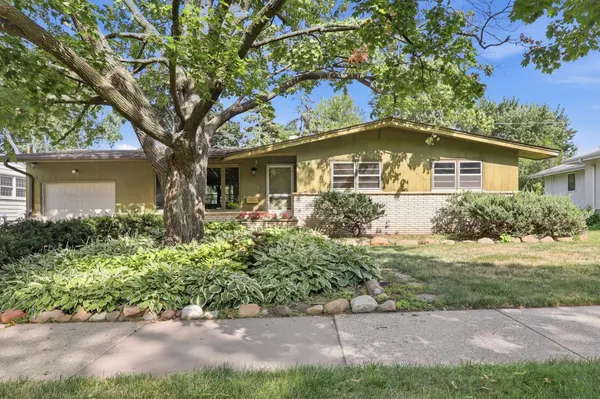 1206 Bellows ST, West Saint Paul, MN 55118