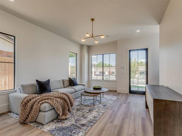 1738 Classen BLVD, Norman, OK 73071