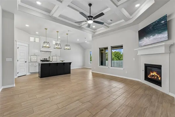 8125 Mountain Oak DR, Edmond, OK 73034