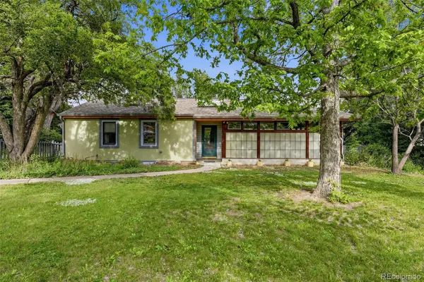 2060 Dover ST, Lakewood, CO 80215