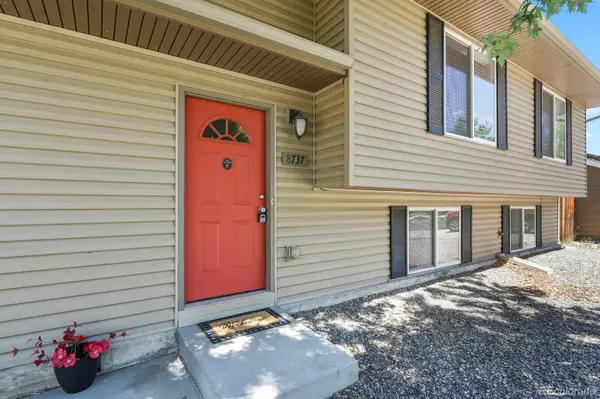 8737 W Floyd DR, Lakewood, CO 80227