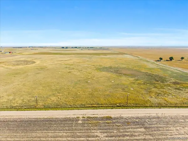 69822 E 38th Ave, Byers, CO 80103