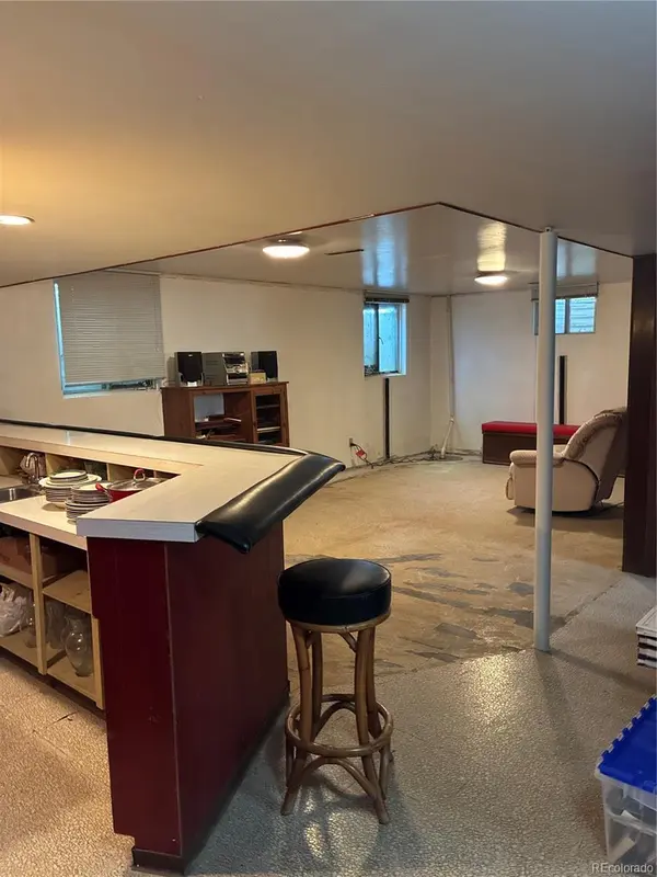 3413 S Akron ST, Denver, CO 80231