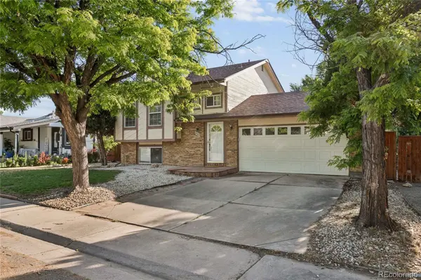 993 S Oakland CT, Aurora, CO 80012
