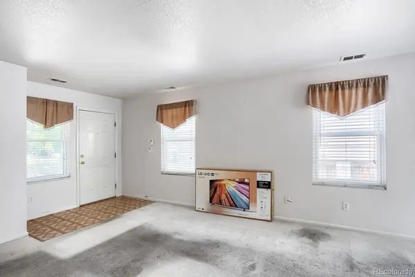 880 Mockingbird LN, Brighton, CO 80601